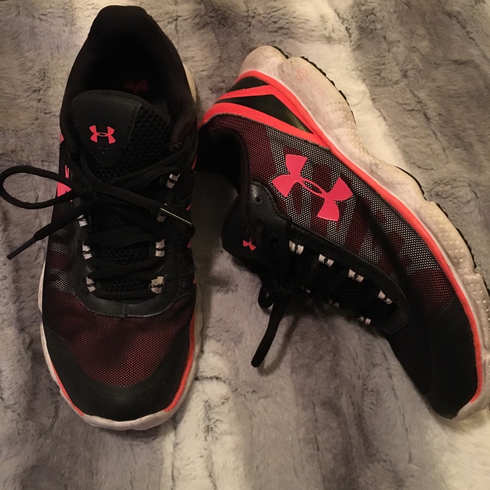 Under Armour women’s size 9